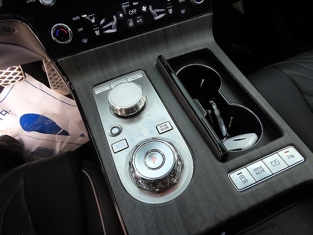 Genesis G80 - Vista 10