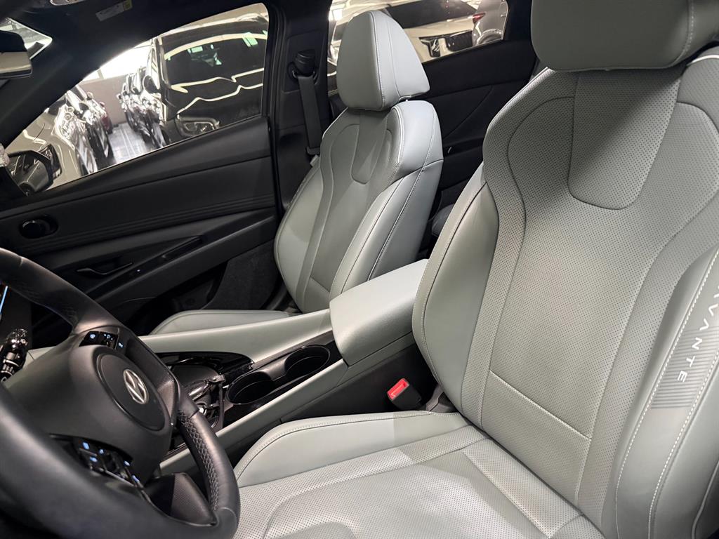 HYUNDAI Avante - Vista 11