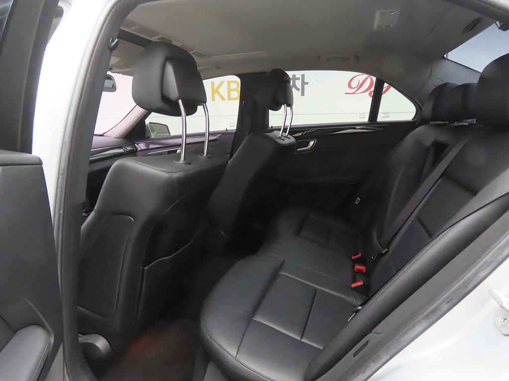 Mercedes Benz E class - Vista 6