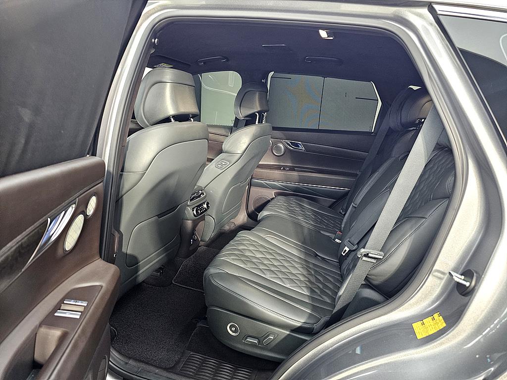 Genesis GV80 - Vista 8