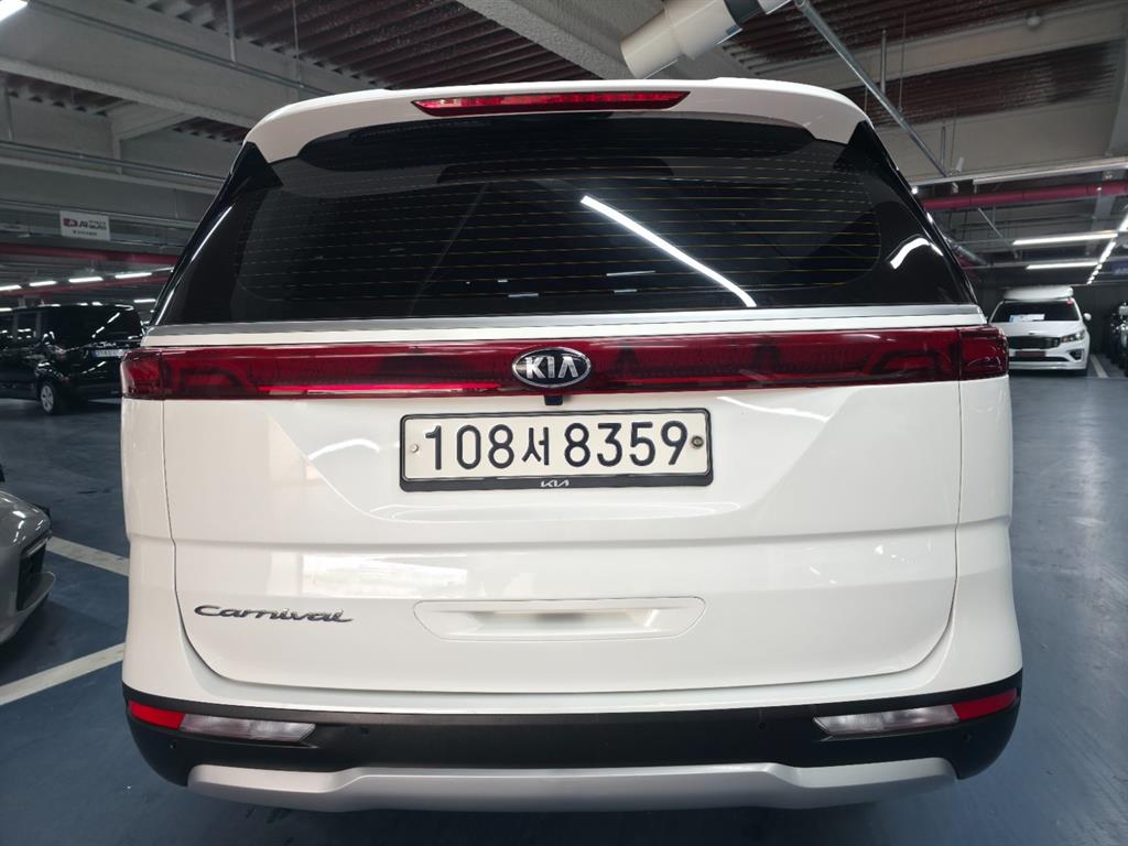 KIA Carnival - Vista 4