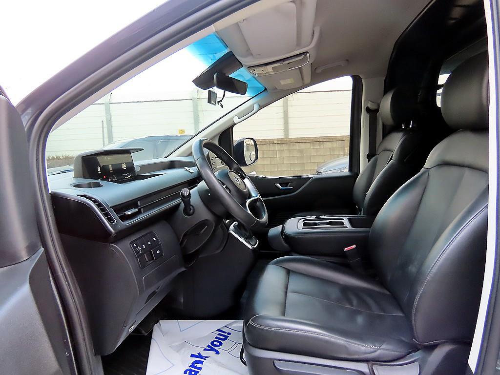 HYUNDAI Staria - Vista 5