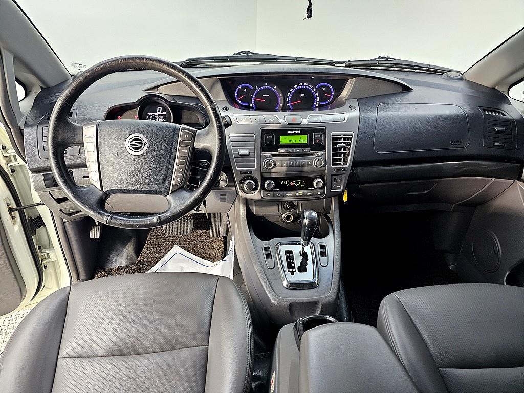 Ssangyong Korando - Vista 5