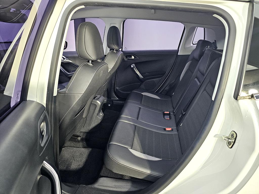 Peugeot 2008 - Vista 9