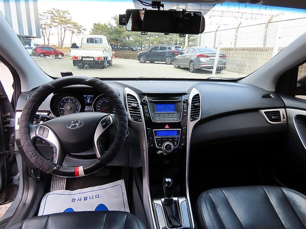 HYUNDAI i30 - Vista 7