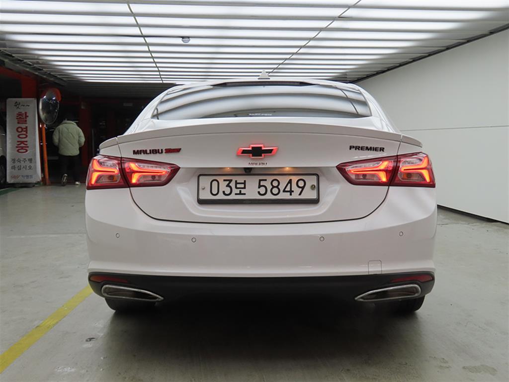 Chevrolet Malibu - Vista 3