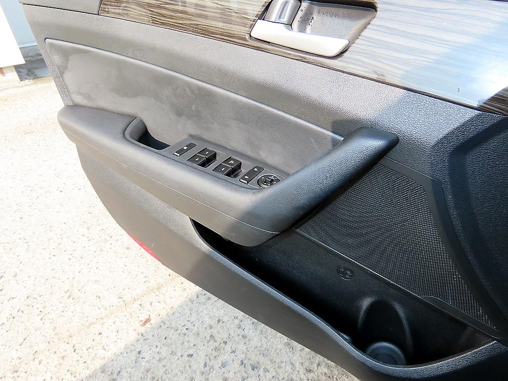 HYUNDAI Sonata - Vista 11