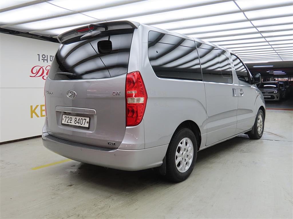 HYUNDAI Starex - Vista 4