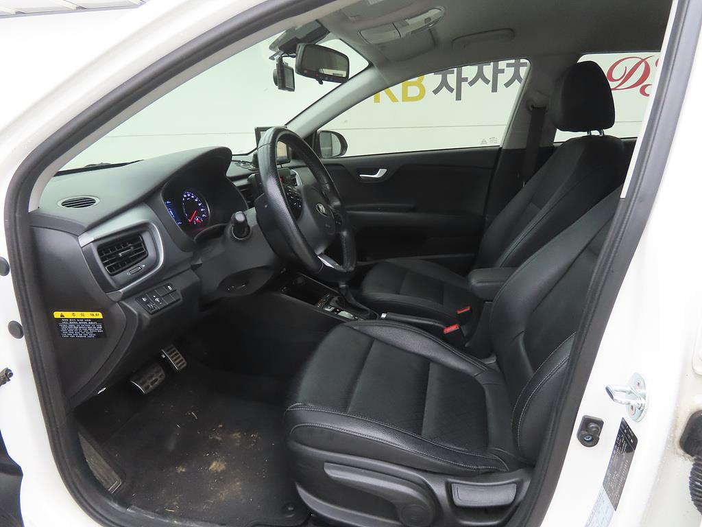 KIA Stonic - Vista 5