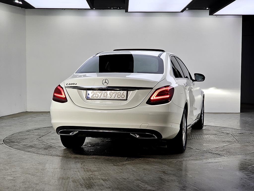 Mercedes Benz C Class - Vista 3