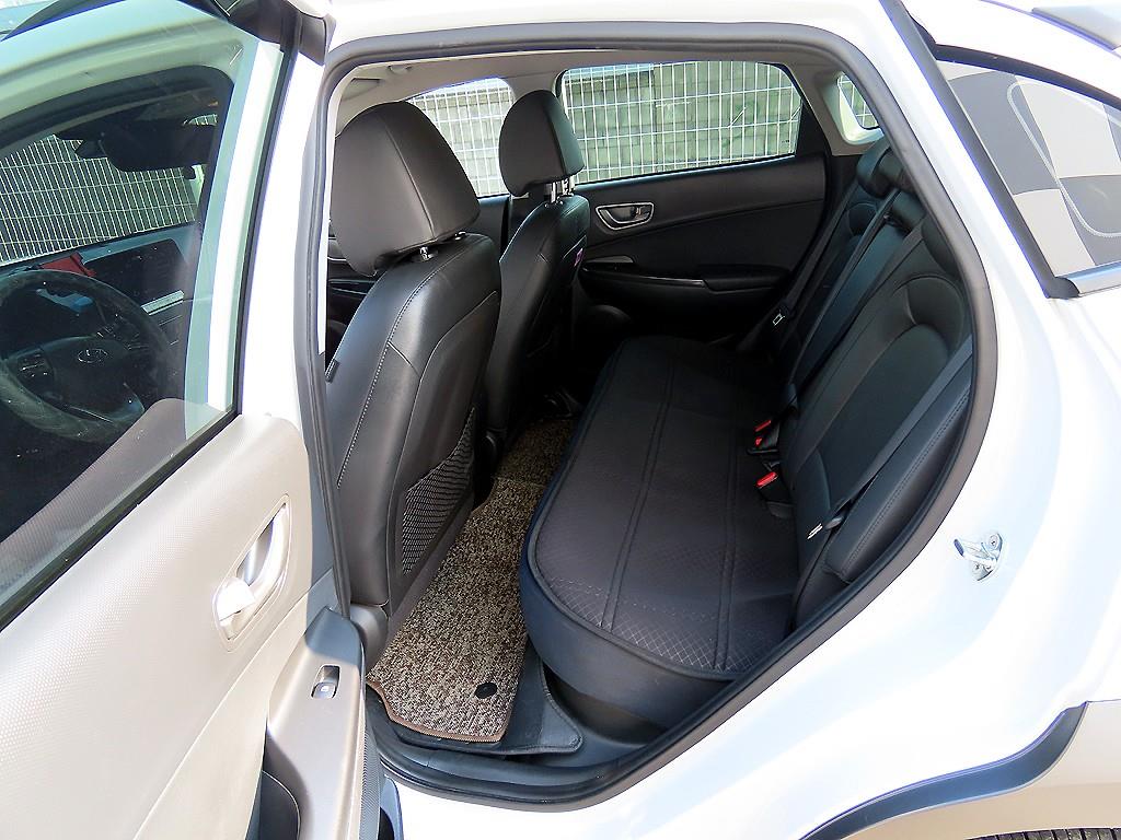 HYUNDAI Kona - Vista 6