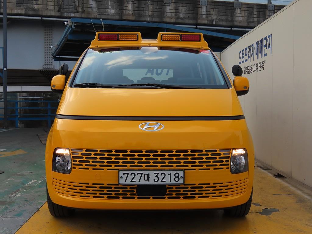 HYUNDAI Staria - Vista 2