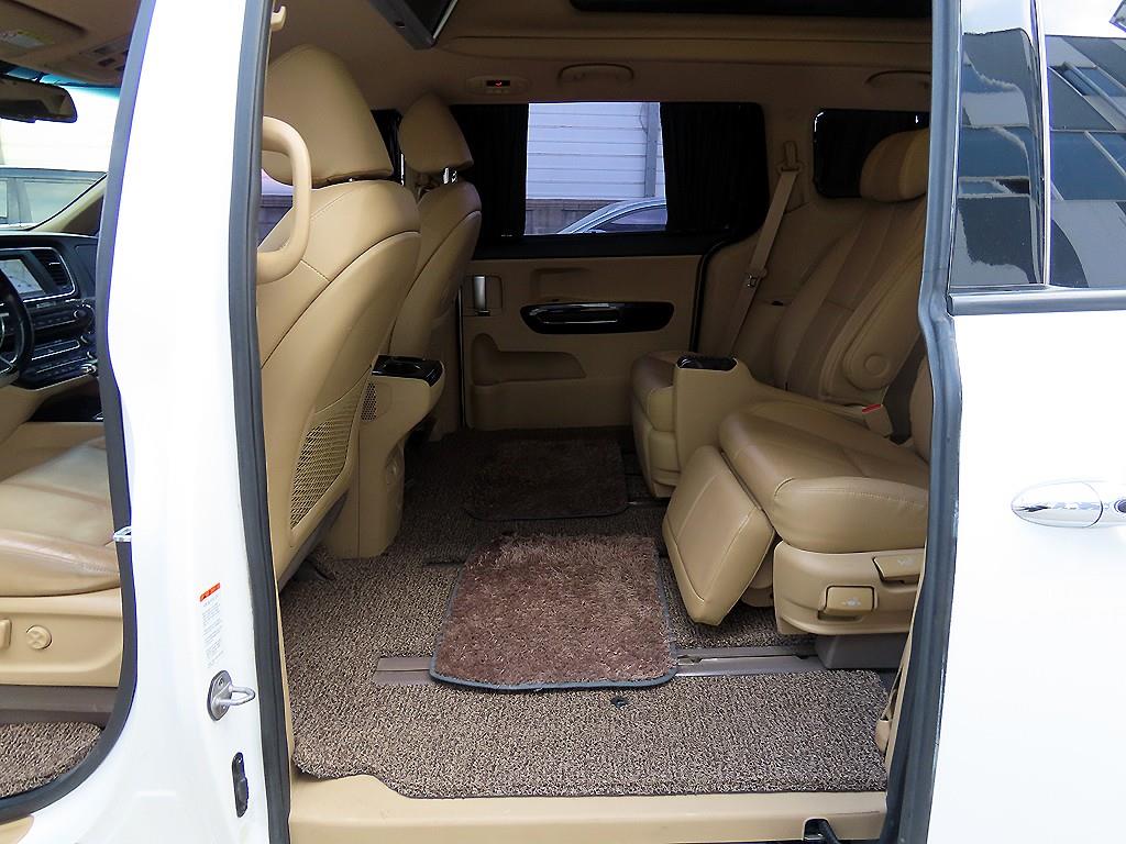 KIA Carnival - Vista 6