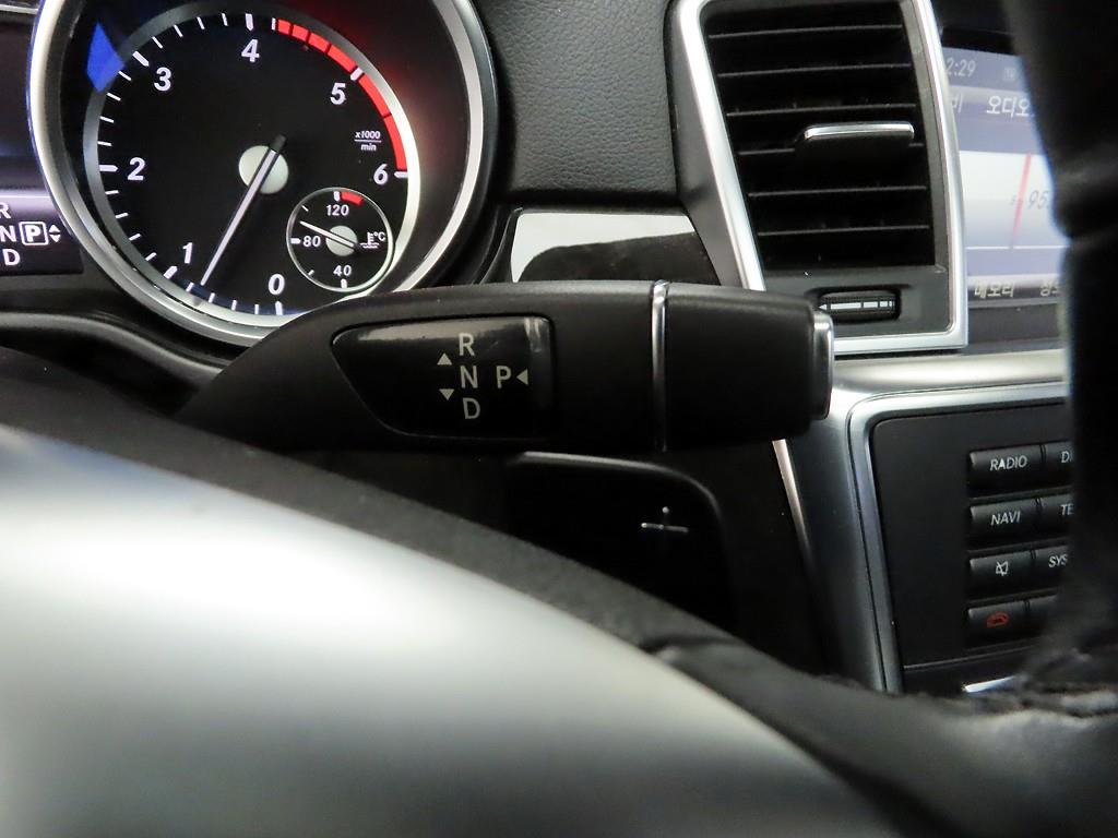 Mercedes Benz M Class - Vista 11