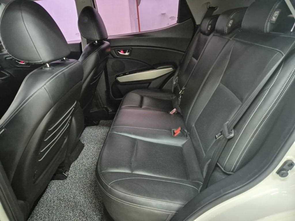 Ssangyong Tivoli - Vista 12