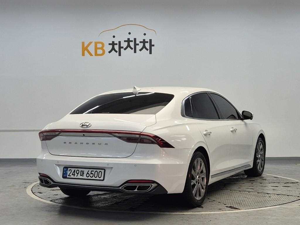 HYUNDAI Grandeur - Vista 3