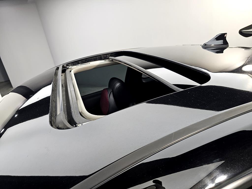 HYUNDAI Genesis - Vista 11