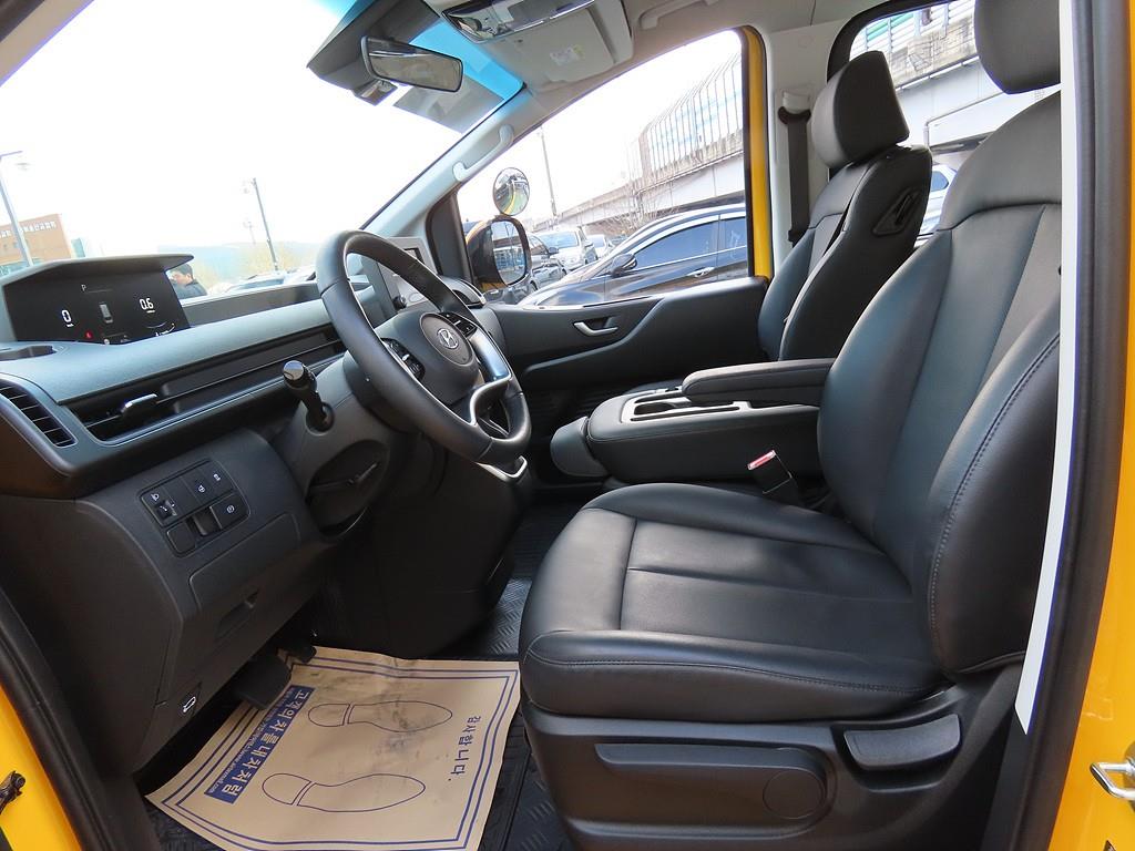 HYUNDAI Staria - Vista 9