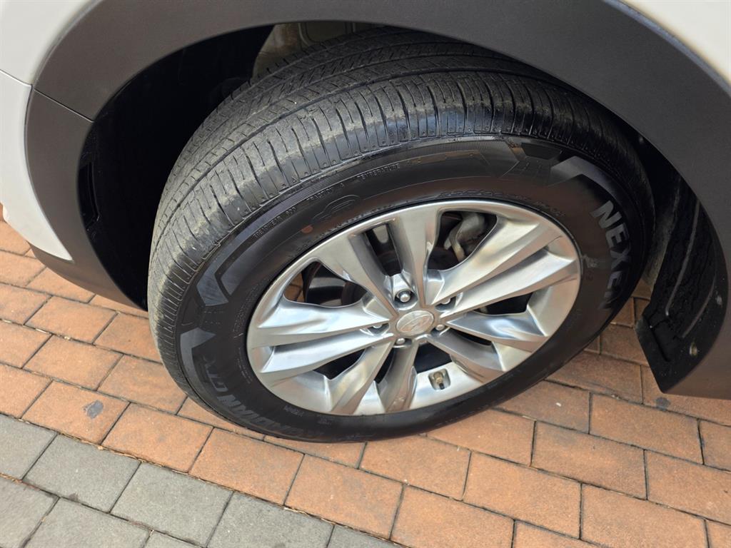 HYUNDAI Santa Fe - Vista 5