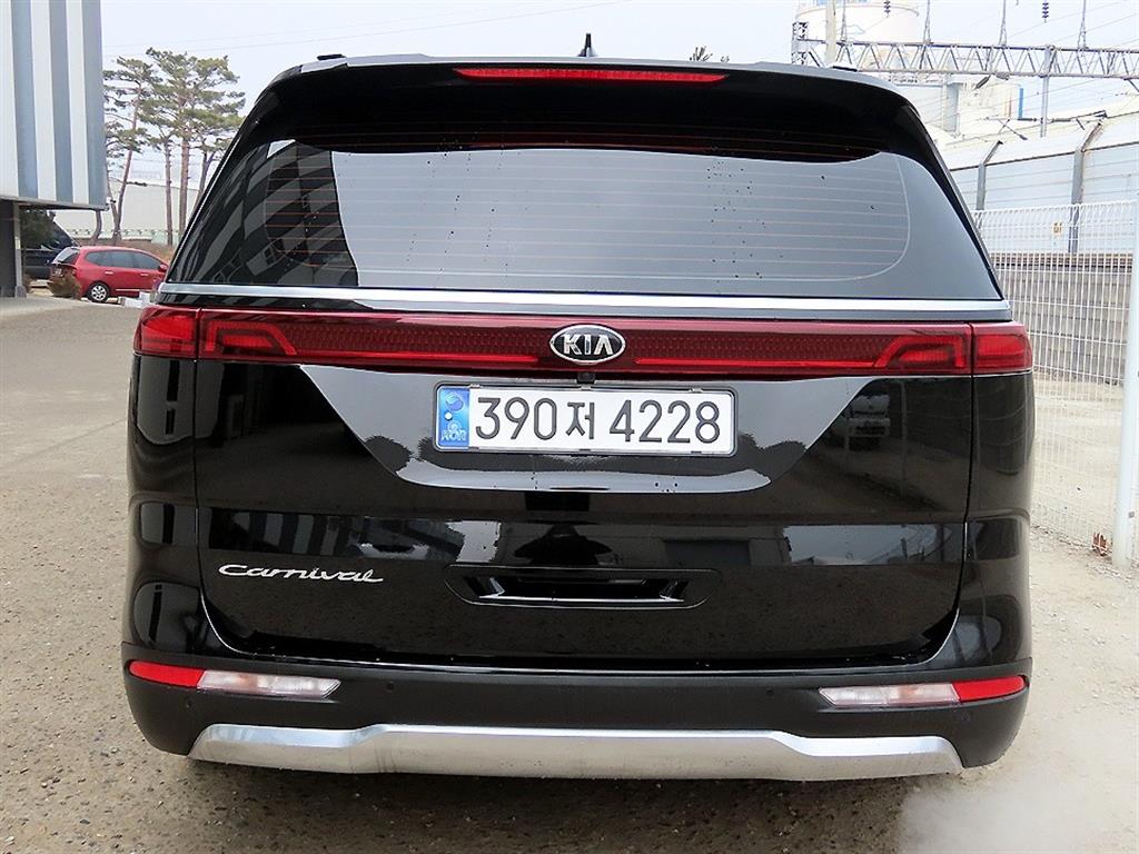 KIA Carnival - Vista 4