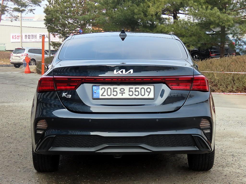 KIA K3 - Vista 4