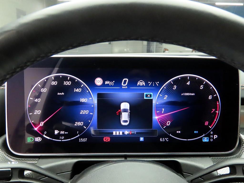 Mercedes Benz C Class - Vista 5