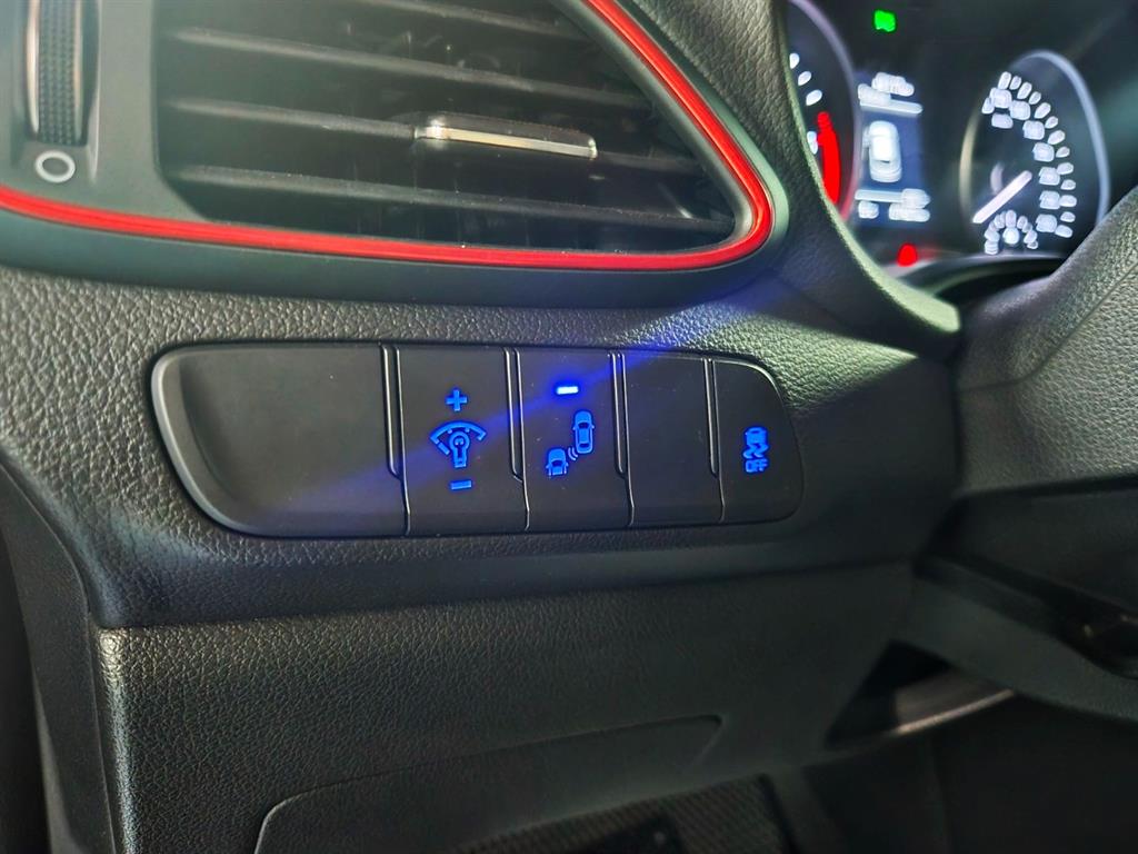 HYUNDAI i30 - Vista 10