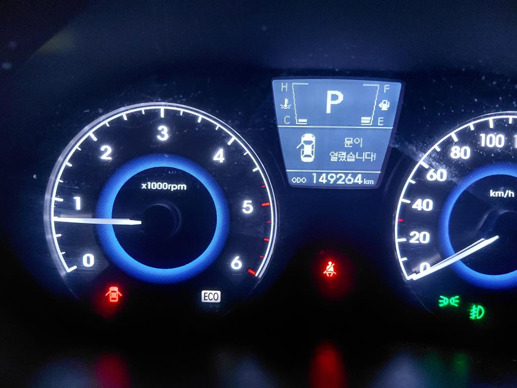 HYUNDAI Accent - Vista 9