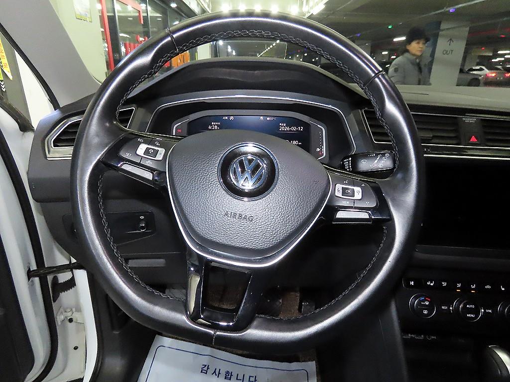 Volkswagen Tiguan - Vista 8