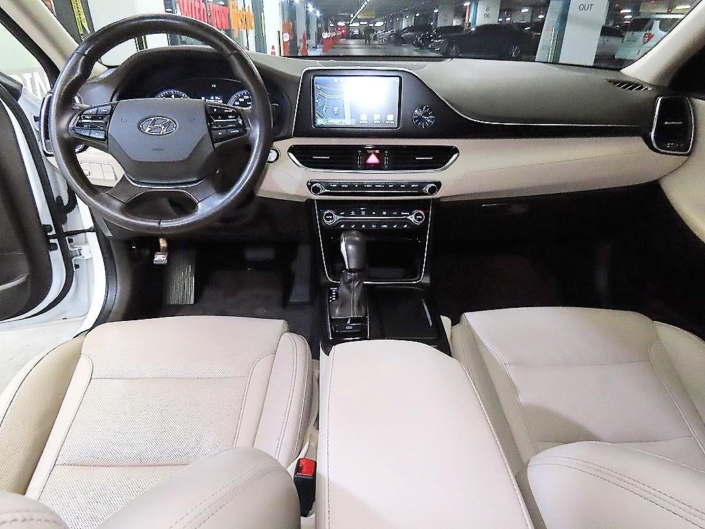 HYUNDAI Grandeur - Vista 10