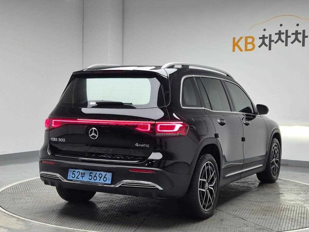 Mercedes Benz EQB - Vista 3