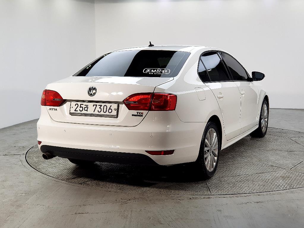 Volkswagen Jetta - Vista 4