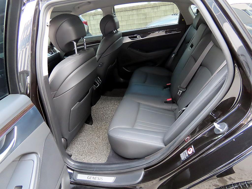 Genesis G80 - Vista 6