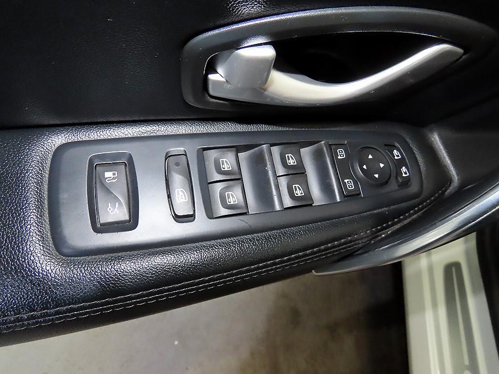 SAMSUNG SM5 2012 Blanco - Importación desde Corea - HF Imports Iquique - Foto 13