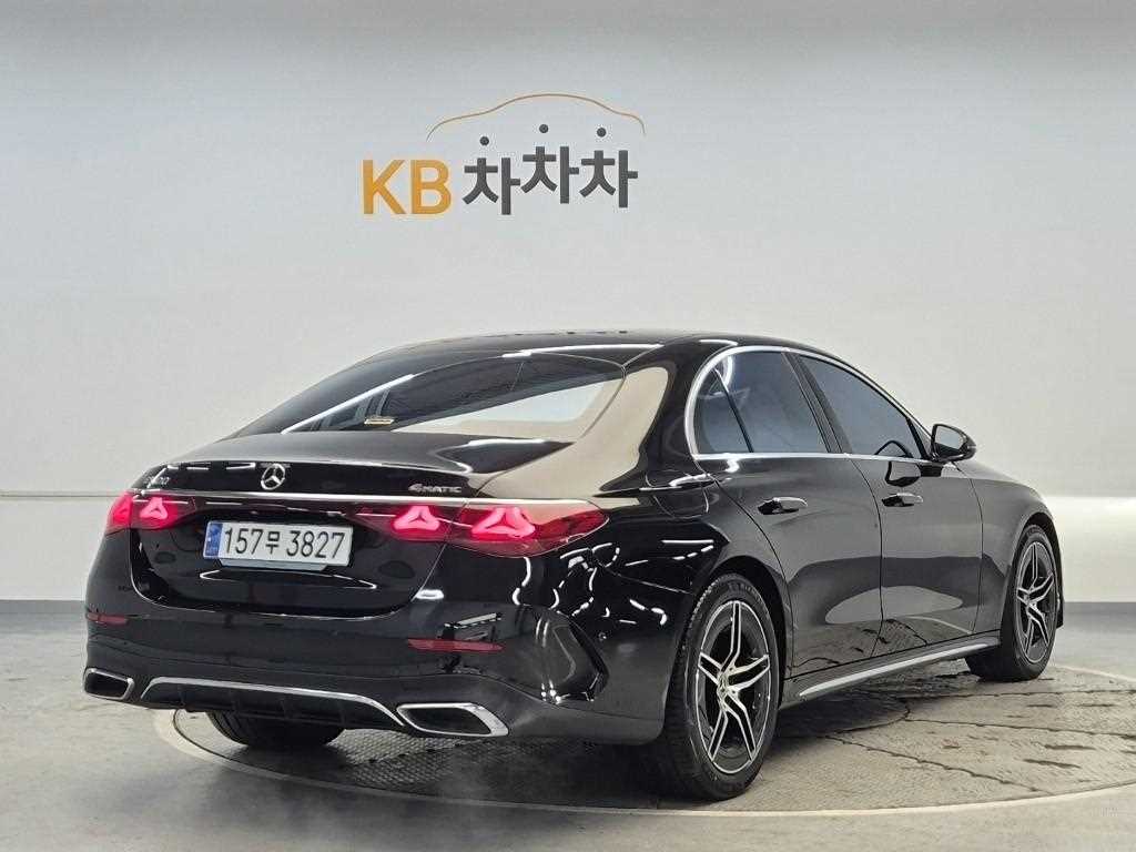 Mercedes Benz E class - Vista 3