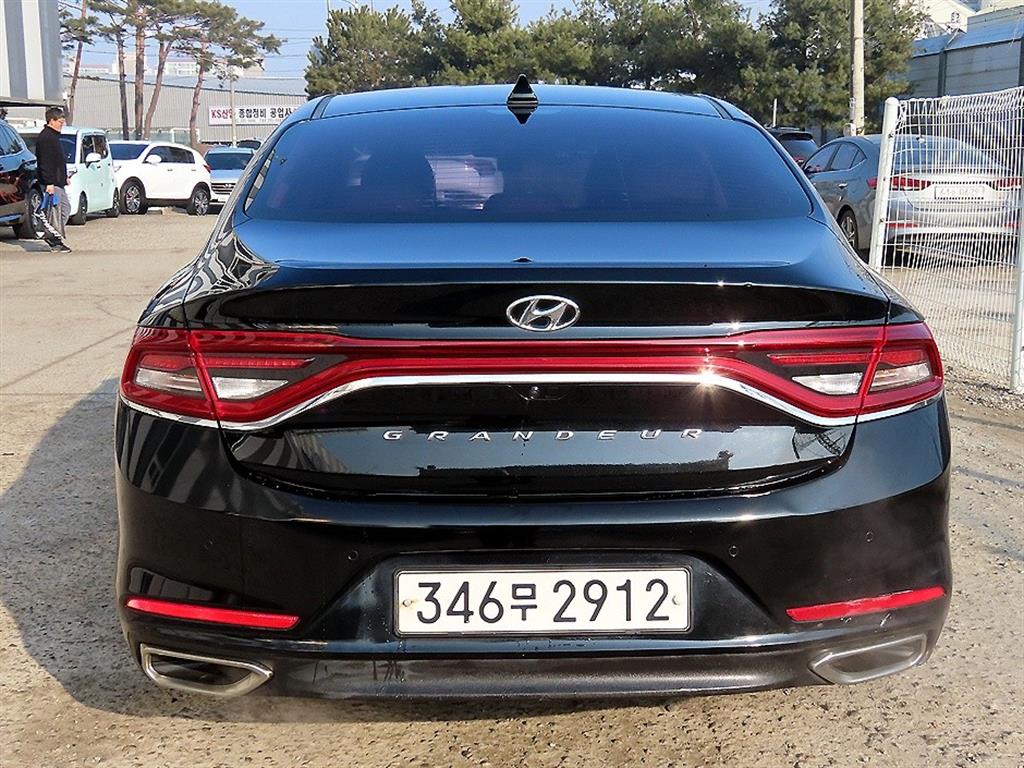 HYUNDAI Grandeur - Vista 4