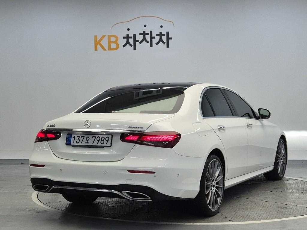 Mercedes Benz E class - Vista 3