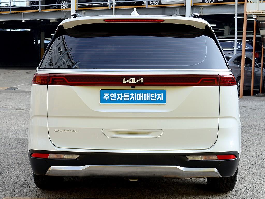 KIA Carnival - Vista 5