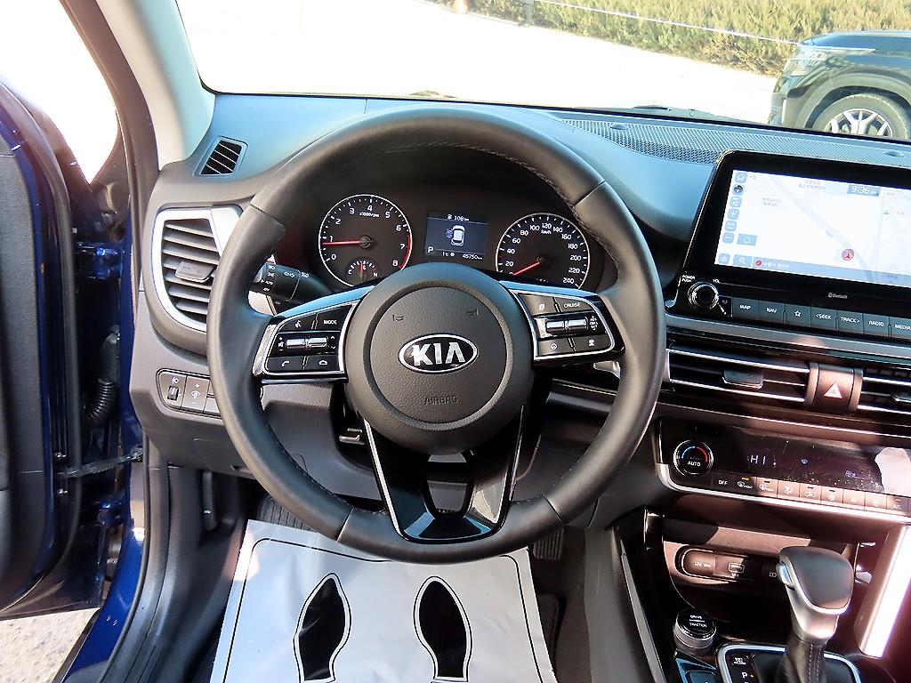 KIA Seltos - Vista 8