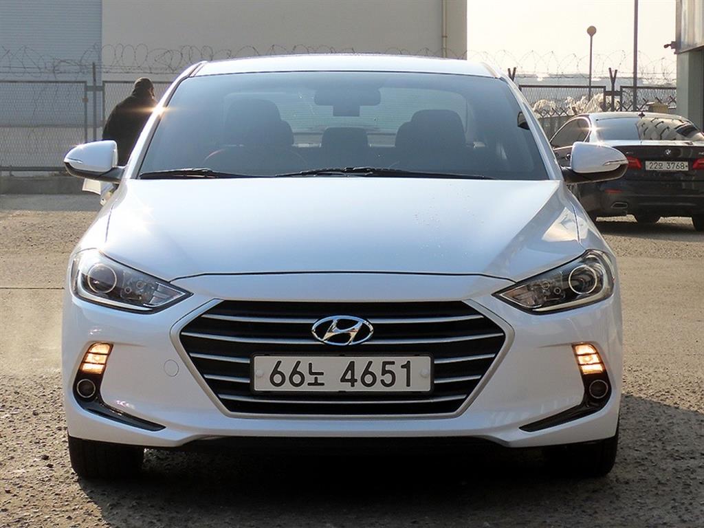 HYUNDAI Avante 2017 Blanco - Importación desde Corea - HF Imports Iquique - Foto 1