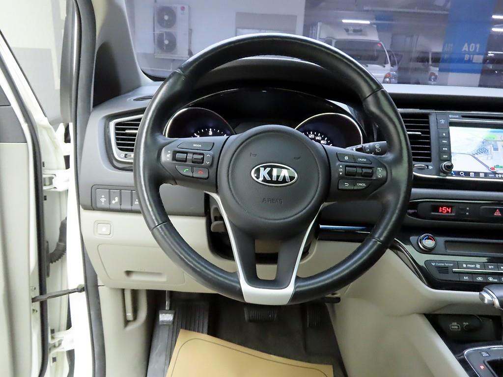 KIA Carnival - Vista 7