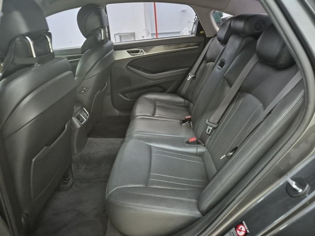 Genesis G80 - Vista 12