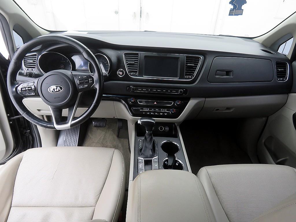 KIA Carnival - Vista 8