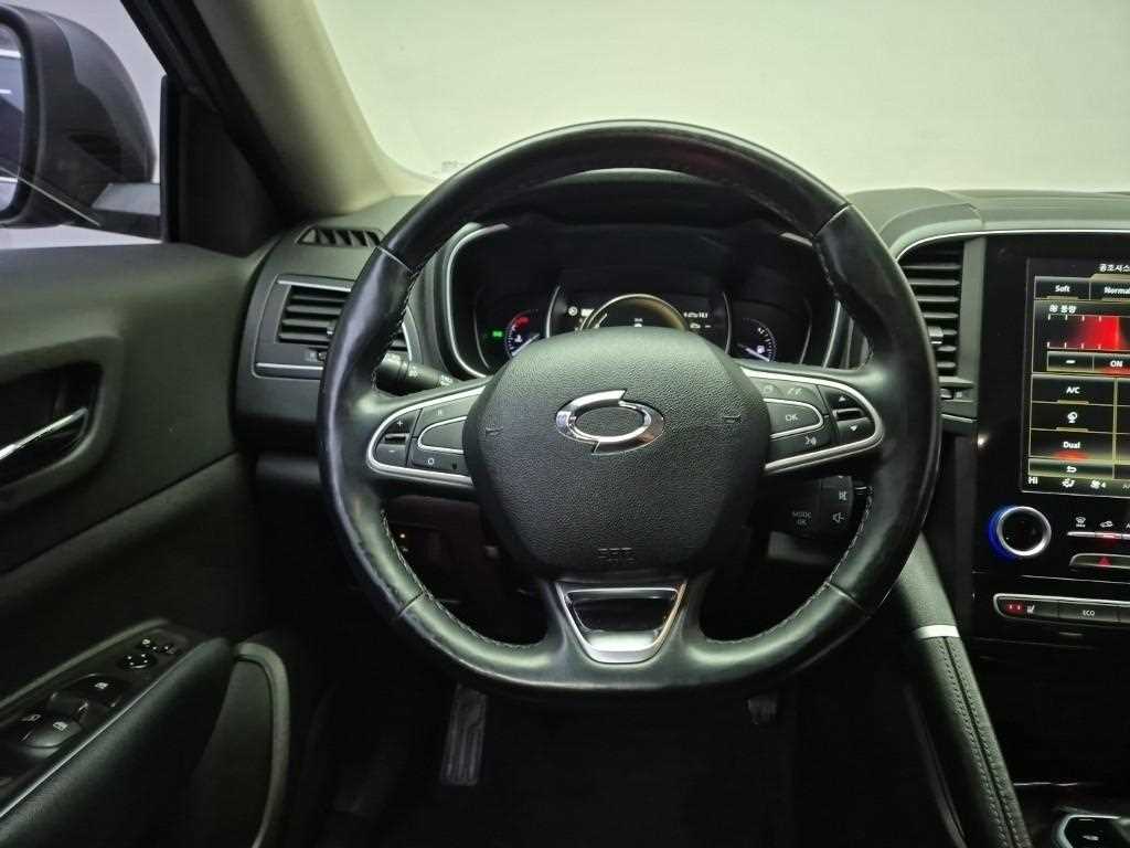 SAMSUNG QM6 - Vista 9