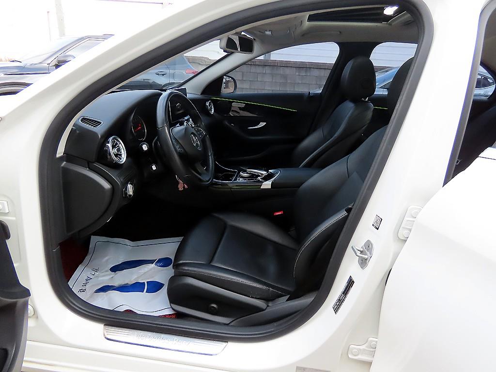 Mercedes Benz C Class - Vista 5