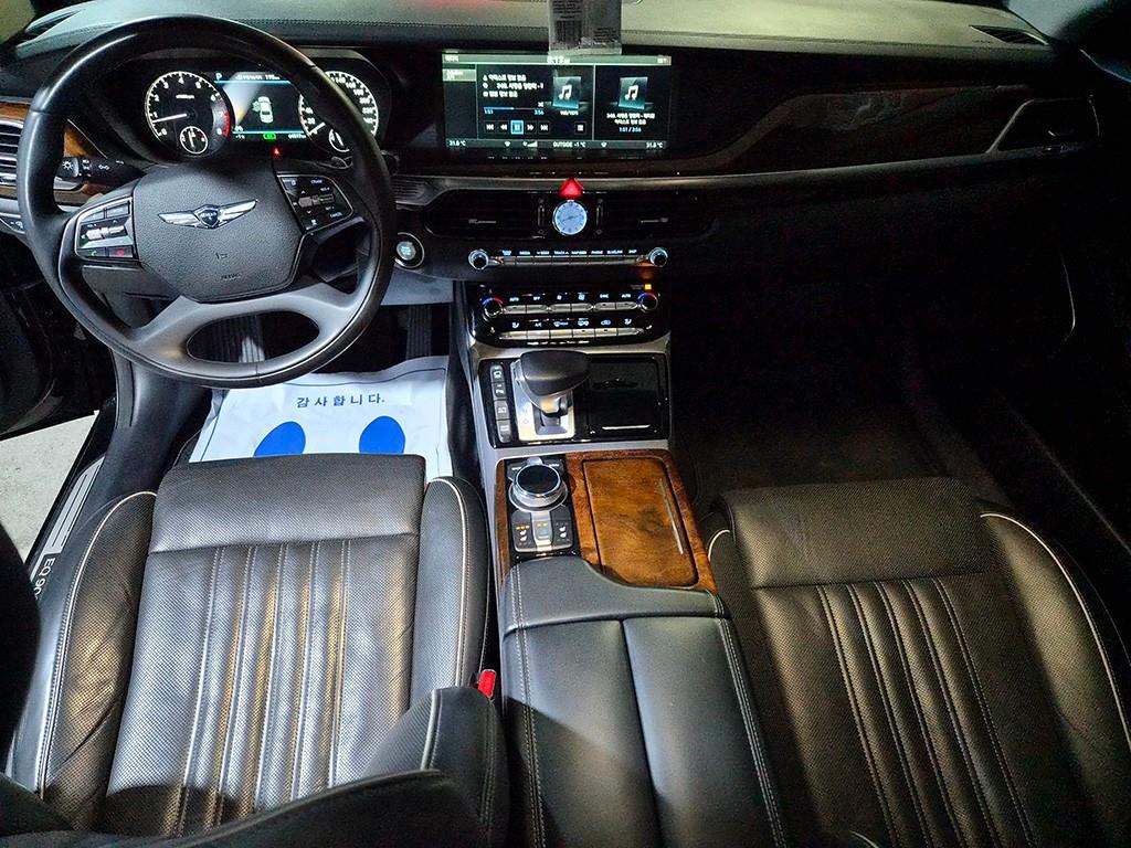 Genesis EQ900 - Vista 10