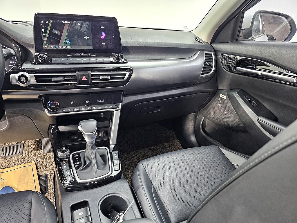 KIA Seltos - Vista 10