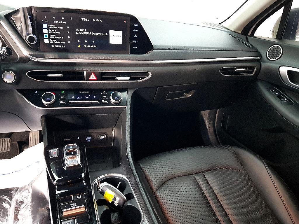 HYUNDAI Sonata - Vista 10