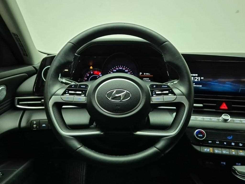 HYUNDAI Avante - Vista 9