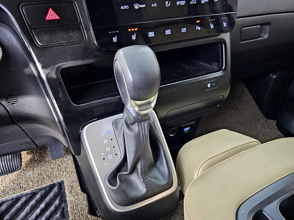 HYUNDAI Staria - Vista 11